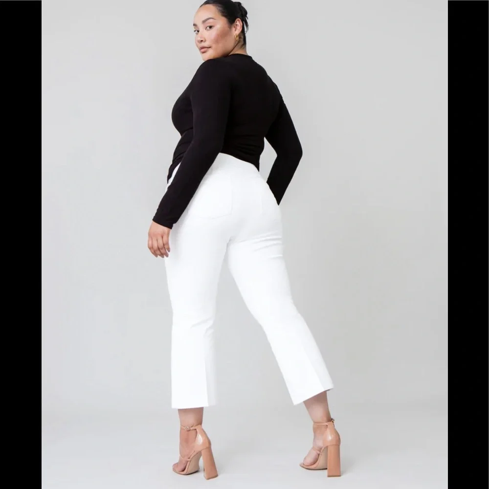 NWT SPANX On-the-Go Kick Flare Pant with Silver Lining Technology - Picture 2 of 10